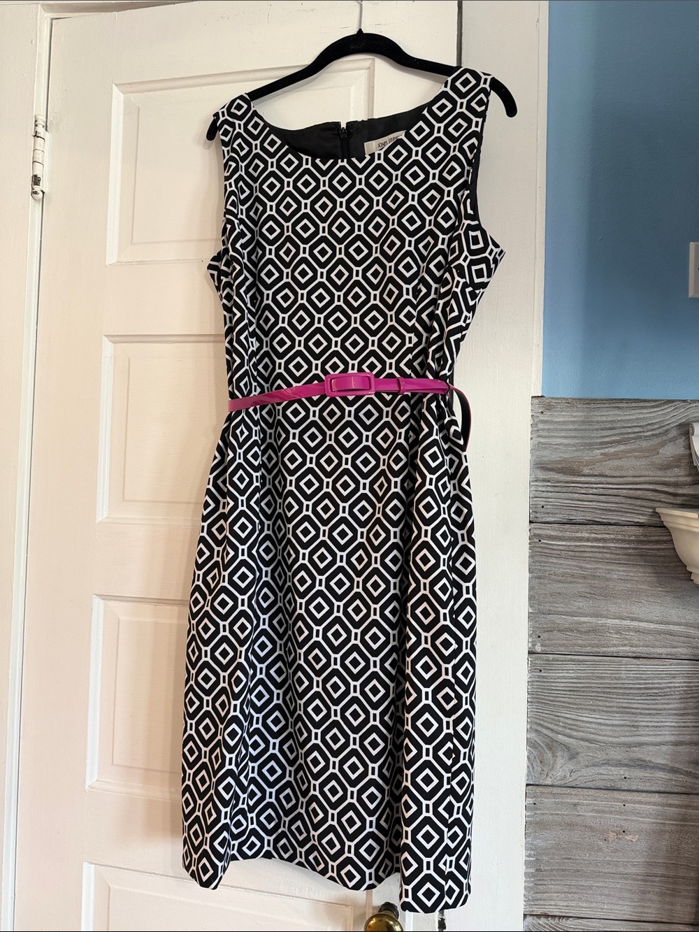 Jones Studio Black and White Geometric Midi Dress with Pink Belt